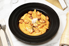 PENNE PINK SAUCE SALMON